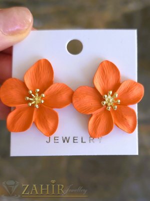 Модни метални матови обеци цветя в цвят електирково оранжево с позлатени тичинки, размери 3 на 3 см, закопчаване на винт - C1028